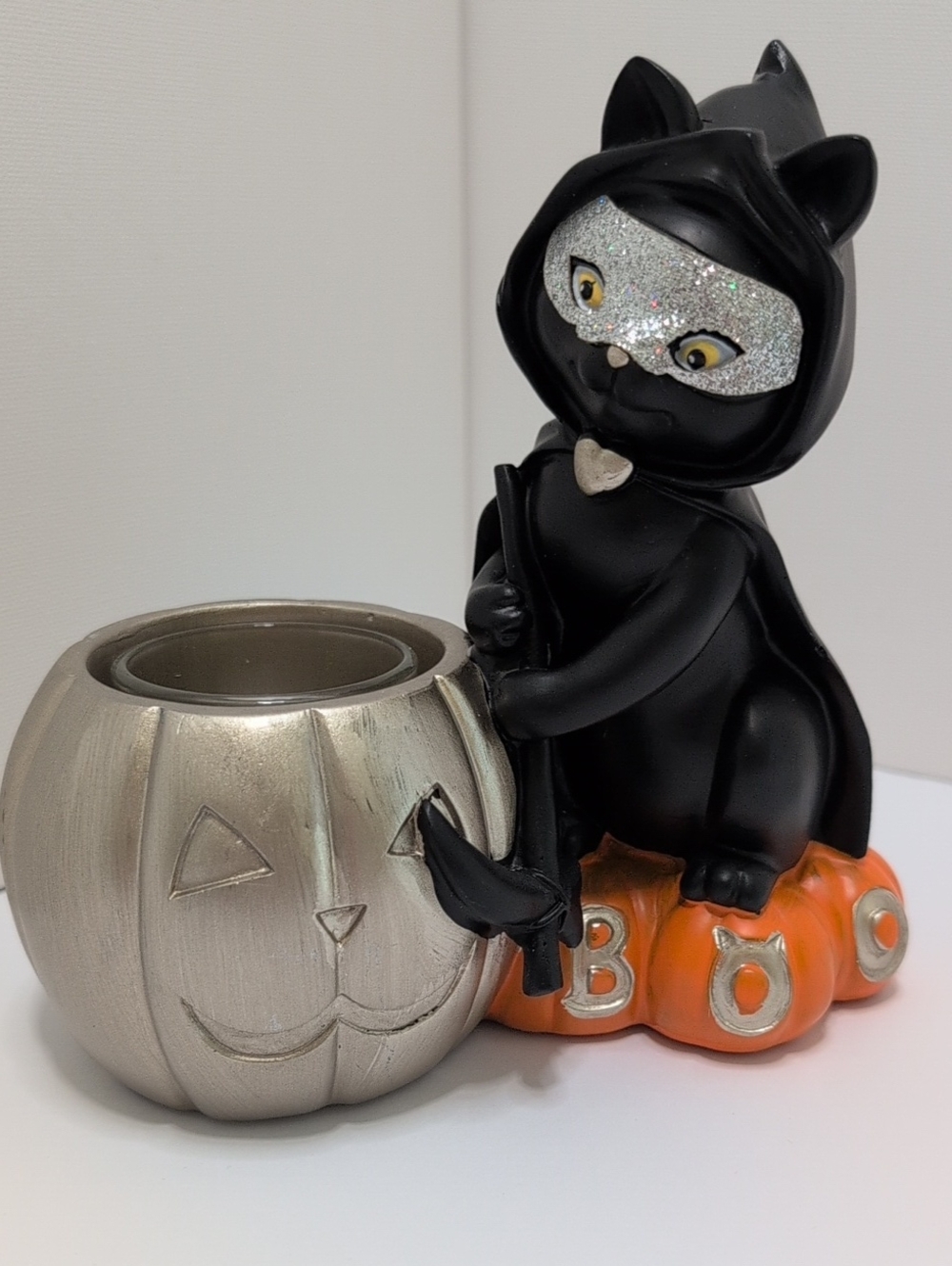Yankee Candle Sofia The Black Cat Votive Candle Holder with Silver Pumpkin New